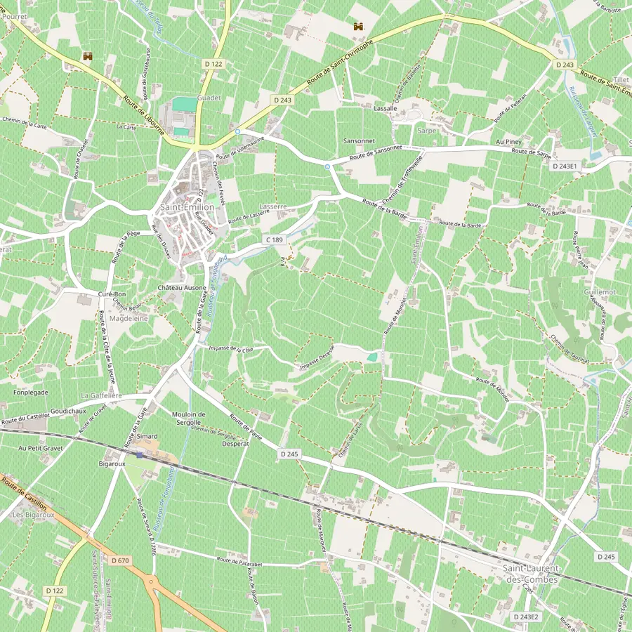 Map of the village of Saint-Émilion, its railway station and the vineyards to the south and east
